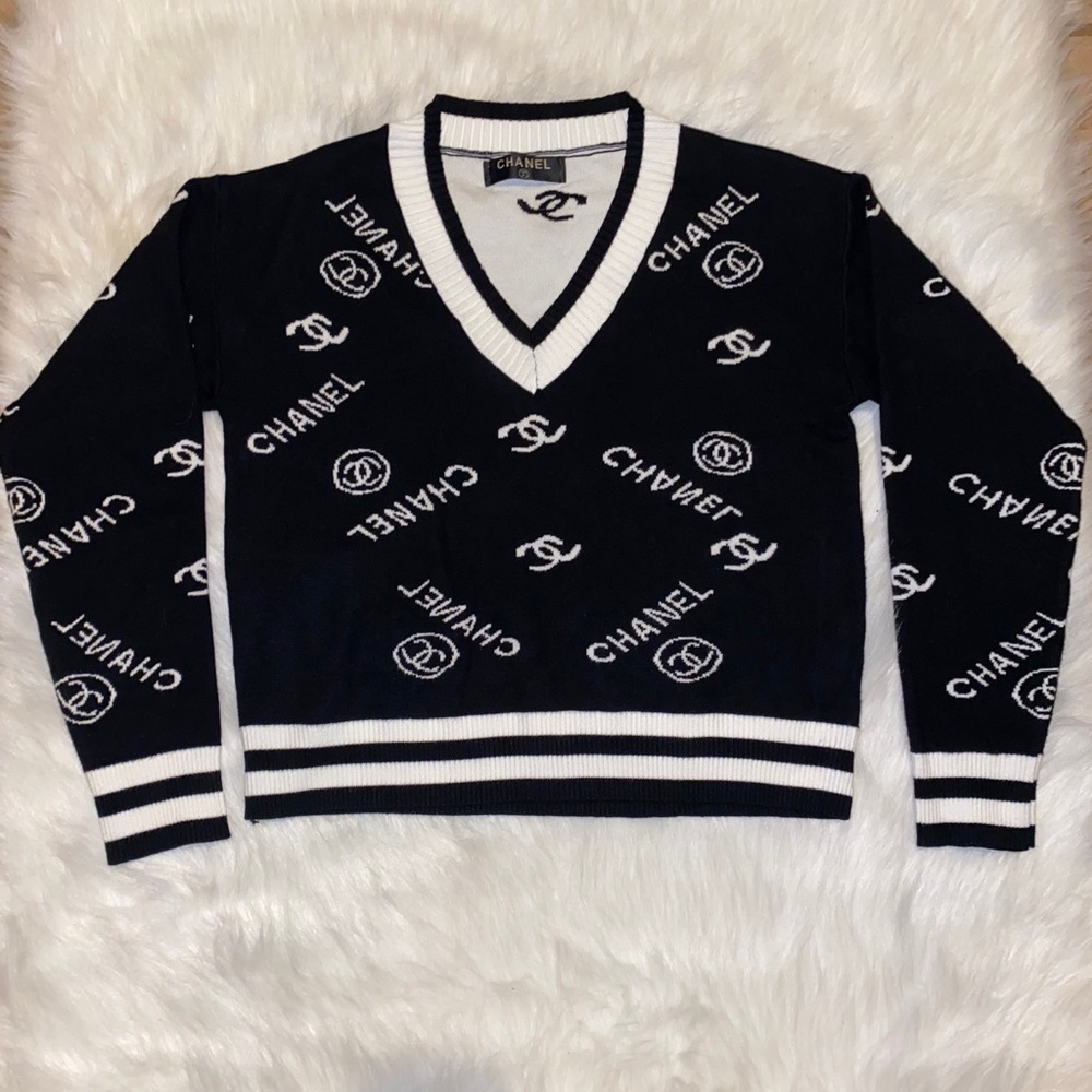 Cha-nel sweaters